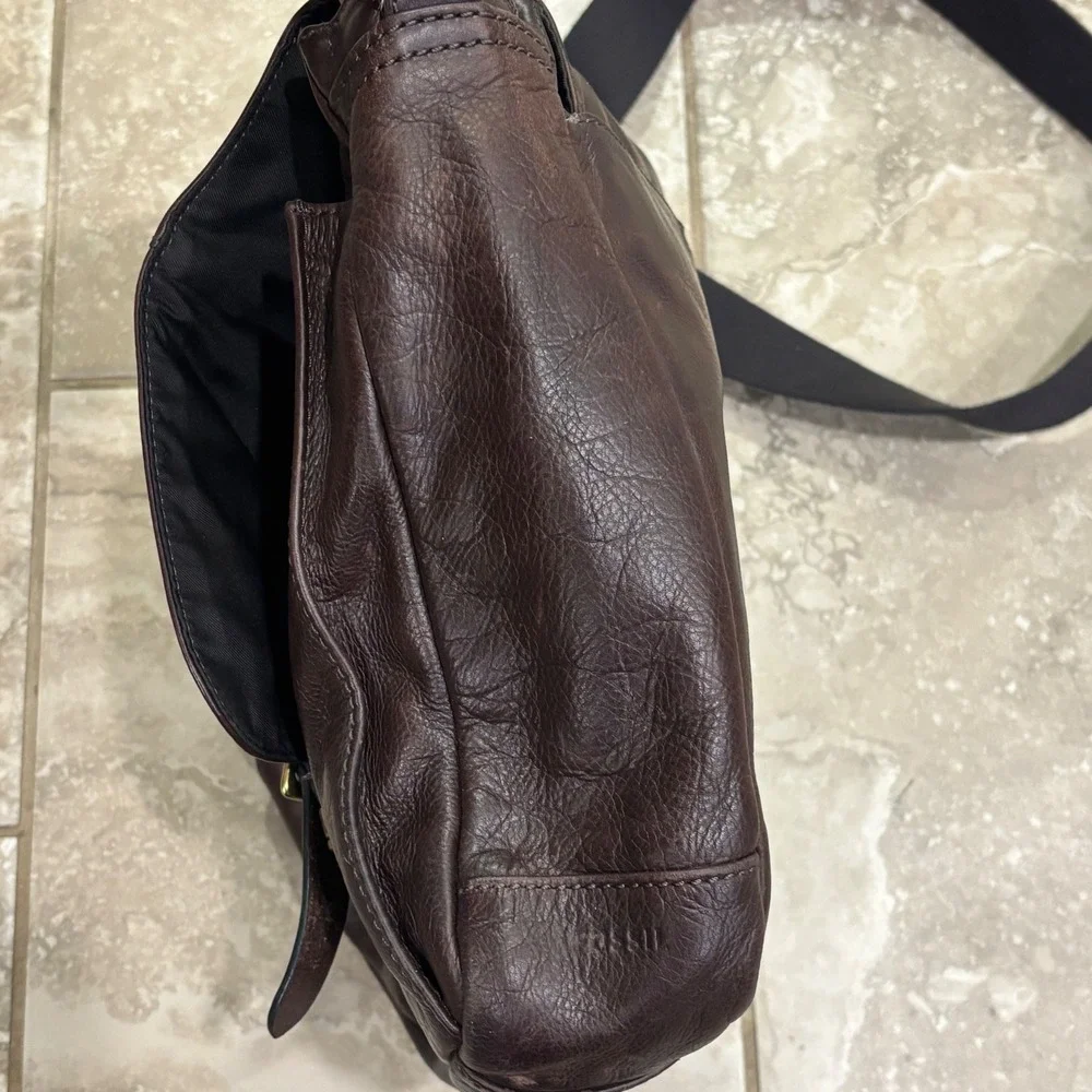 Fossil Defender Messenger Bag Dark Brown Leather Crossbody MBG9037